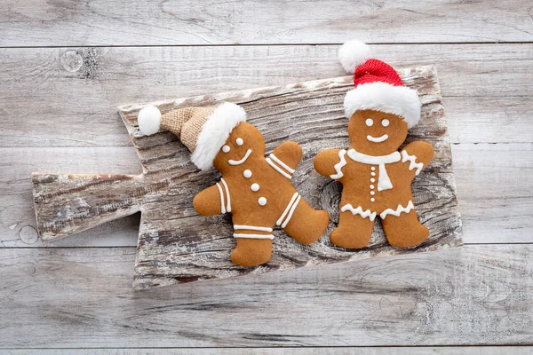 맛있는 진저브레드 쿠키와 배경의 크리스마스 — 스톡 사진