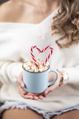 Noel sihirli sahnesi, rahat atmosfer.