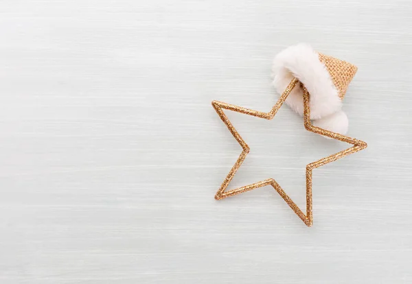 Estrella Navidad Sombrero Santa Decoración Sobre Fondo Papel — Foto de Stock