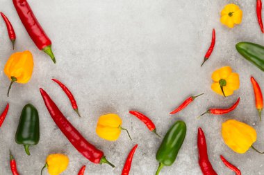 Pastel arka planı olan kırmızı biber deseni, kalıp arka plan tasarımı.