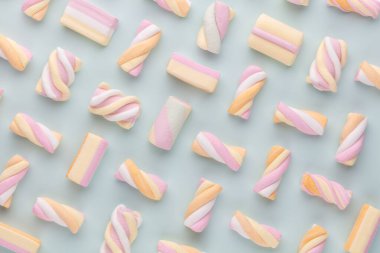 Renkli marşmelov arka planı. Üst Manzara. Düz yatıyordu.