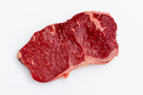 Bife Fresco Isolado Sobre Fundo Branco — Fotografia de Stock