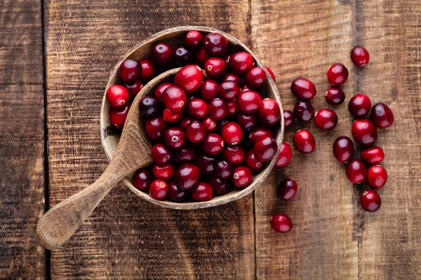 Ripe Cranberry Wooden Bowl Wooden Table — Stock Photo, Image