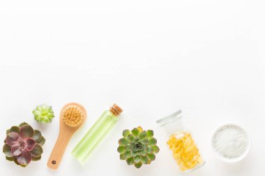 Metin için alanı olan bir spa arkaplanı. Spa tebrik kartı demek. Aromaterapi teması, el yapımı biyokozmetik. Düz yatıyordu.