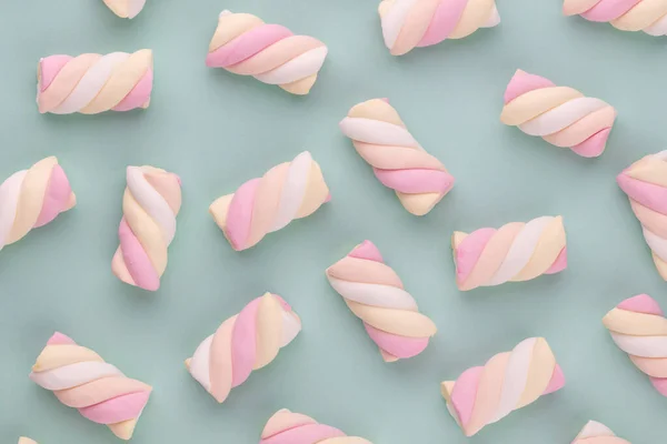 Barevné Marshmallows Pastelovém Pozadí Tvůrčí Strukturovaný Vzor — Stock fotografie