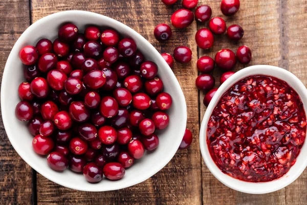 Ripe Cranberry Wooden Bowl Pastel Table — Stock Photo, Image