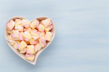 Fotokopi alanı olan renkli marşmelovlar. Üst Manzara. Düz yatıyordu. 