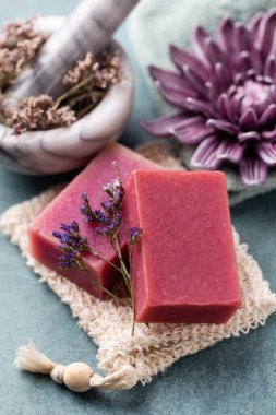 Doğal el yapımı sabun. Bitki özlü organik sabunlar..