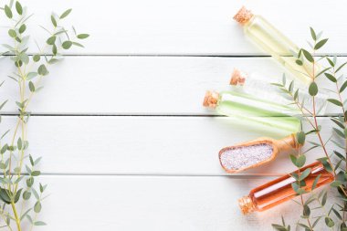 Ev yapımı kozmetik ürünleri, kozmetik ürünler konsepti, metin için bir alanı olan spa arka planı, düz yatış, yukarıdan görünüm.