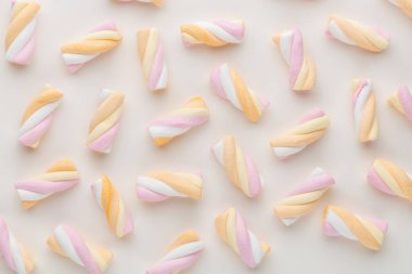 Renkli marşmelov arka planı. Üst Manzara. Düz yatıyordu.