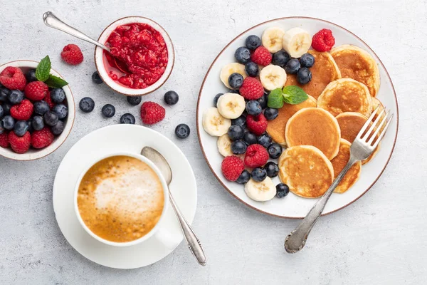 Panquecas Dieta Ceto Feitas Farinha Amêndoa Servida Com Bagas — Fotografia de Stock