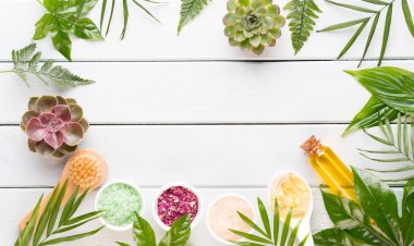 Spa kozmetik ürünleri konsepti, metin için bir arkaplan, düz uzanma, yukarıdan görünüm.