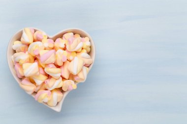 Fotokopi alanı olan renkli marşmelovlar. Üst Manzara. Düz yatıyordu. 