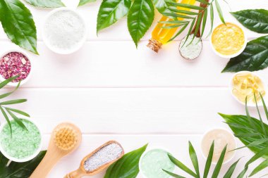 Metin için alanı olan bir spa arkaplanı. Spa tebrik kartı demek. aromaterapi teması, el yapımı kozmetik