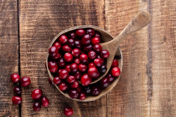 Ripe Cranberry Wooden Bowl Wooden Table — Stock Photo, Image