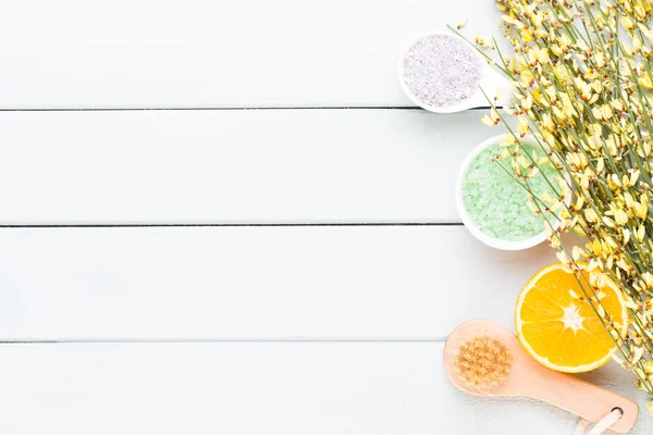 Spa aromaterapi kozmetik ürünler konsepti, metin için bir arkaplan, düzlük, yukarıdan görünüm.