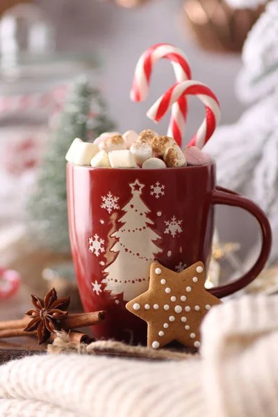 Acogedora Composición Invernal Con Una Taza Chocolate Caliente Con Malvavisco Imágenes De Stock Sin Royalties Gratis