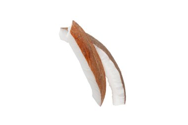 Beyaz arkaplanda izole edilmiş hindistan cevizi parçaları.