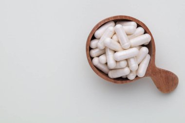 Homeopatik hap takviyesi. Alternatif tıp. Vitamin kapsülleri.