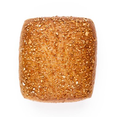 Beyaz arka planda çavdar ekmeği..