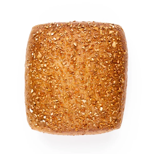 Beyaz arka planda çavdar ekmeği..