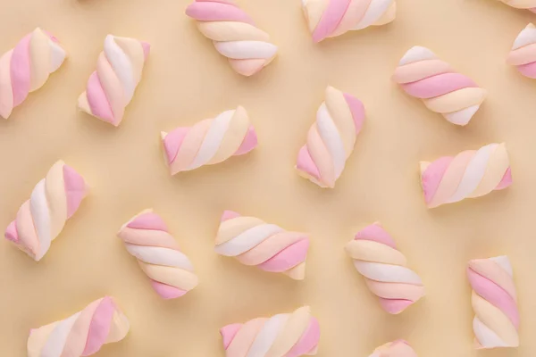 Barevné Marshmallows Pastelovém Pozadí Tvůrčí Strukturovaný Vzor — Stock fotografie