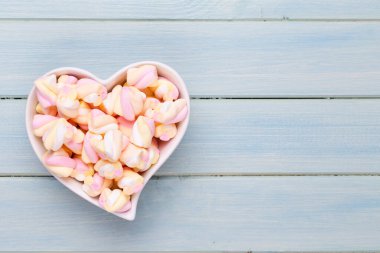 Fotokopi alanı olan renkli marşmelovlar. Üst Manzara. Düz yatıyordu. 