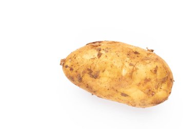 Beyaz arkaplanda izole edilmiş patates.