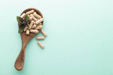 Alternatif tıp. Bitkisel kapsül, Besleyici Ek.