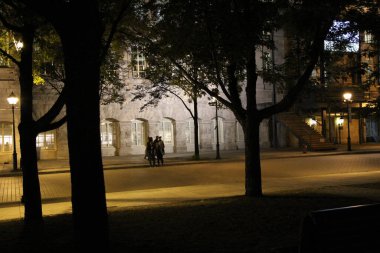 Kanada 'nın eski Montreal bölgesinin gece manzarası