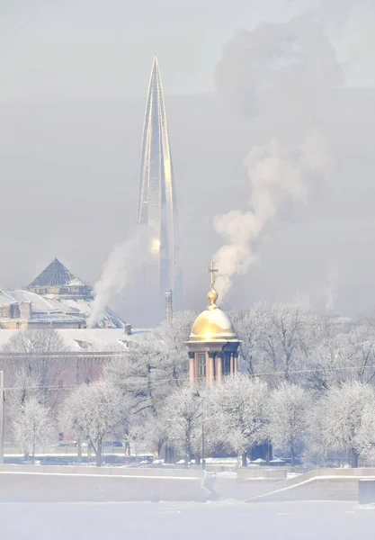 Kapelle Der Dreifaltigkeitskirche Die Dreifaltigkeitskirche Auf Dem Dreifaltigkeitsplatz Petrowskaja Uferweg — Stockfoto