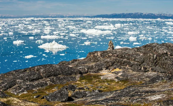 Paesaggio Naturale Artico Con Iceberg Groenlandia Ghiacciata Vista Una Collina — Foto Stock