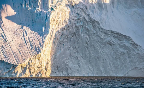 Айсберги Сансет Затока Діско Західна Ґренландія — стокове фото