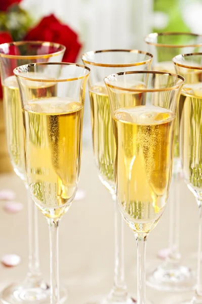 Bröllop mottagning miljö med champagne — Stockfoto