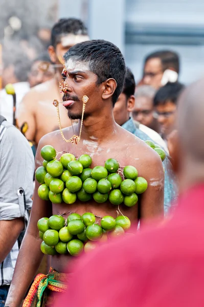 Věřící na roční thaipusam processionin Singapur editoria — Stock fotografie