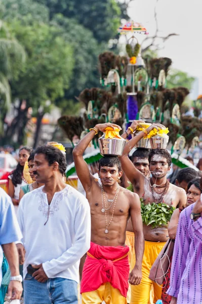 Věřící na roční thaipusam processionin Singapur editoria — Stock fotografie