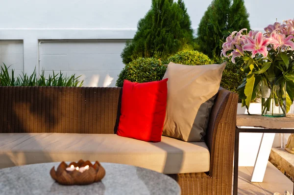 açık veranda oturma alanı