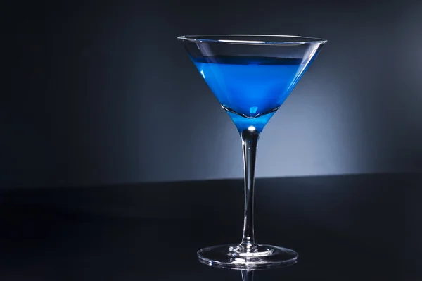 蓝色马提尼鸡尾酒 — 图库照片
