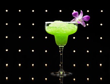 Yeşil margarita kokteyl