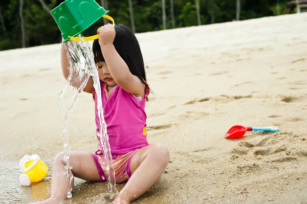 Toddler at the beach — Stock Photo, Image
