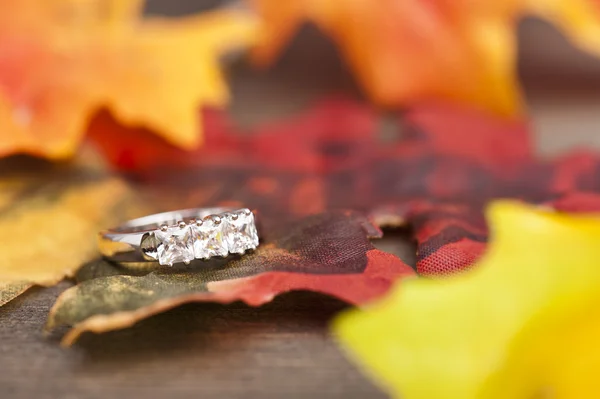 Diamond engagement ring — Stockfoto