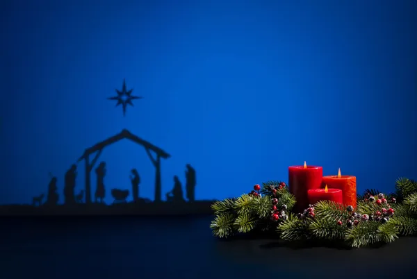 出生耶稣和蜡烛 — 图库照片