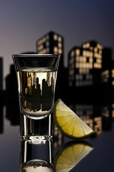 Tequila sparare in ambiente paesaggio urbano — Foto Stock