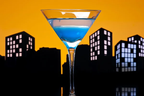 Metropolis blue martini drink — Stockfoto