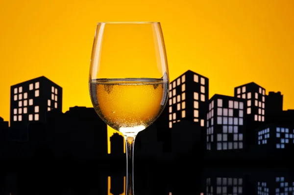 Metropolis White Wine — Stock Photo, Image