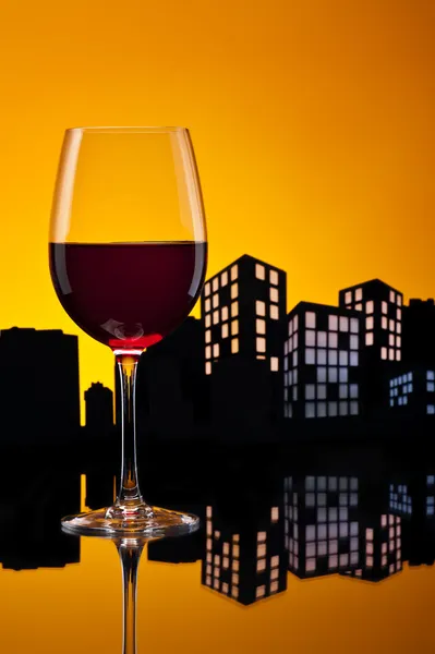 Metropolis kırmızı şarap — Stok fotoğraf