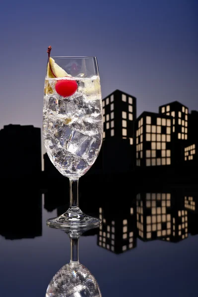 Metropolis Gin Tonic tom collins cocktail — Stock Photo, Image