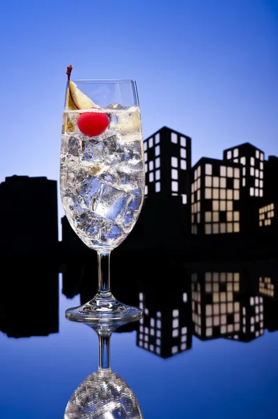 Metropolis Gin Tonic tom collins cocktail — Stock Photo, Image