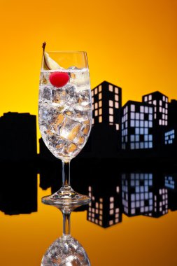 Metropolis cin tonik tom collins kokteyli