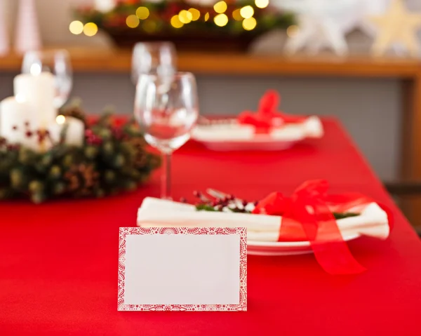 赤のディナー テーブルのセットアップ — ストック写真